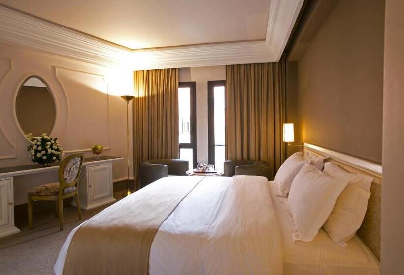 اتاق استاندارد, Nassim