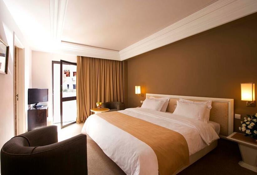 اتاق استاندارد یک نفره, Nassim