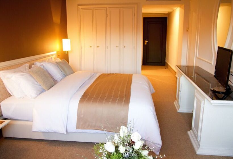 اتاق استاندارد, Nassim