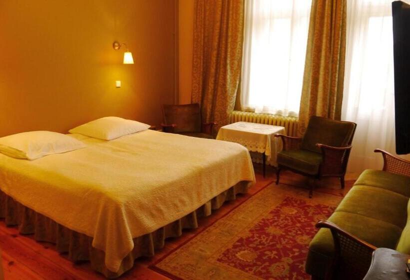 اتاق استاندارد سه نفره, Pensjonat Eden