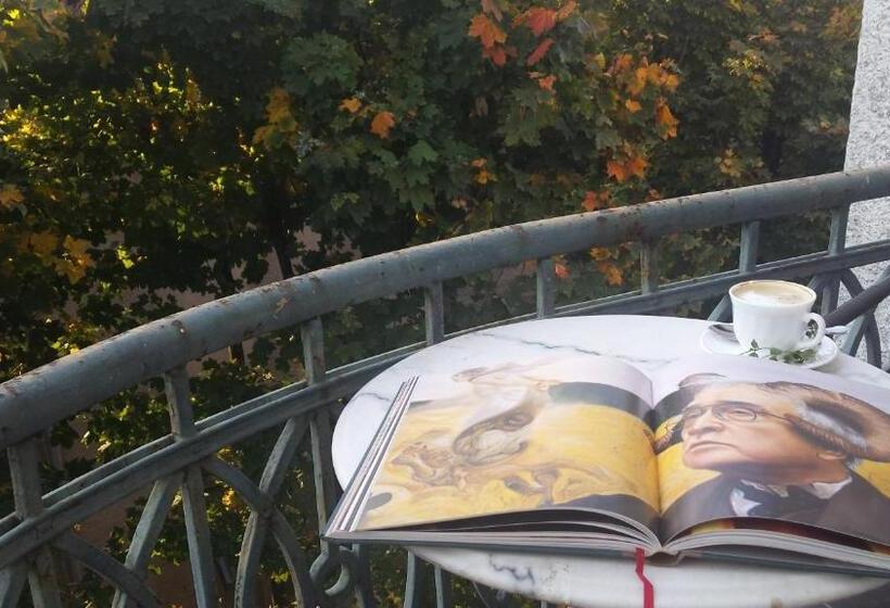 استودیوی استاندارد, Pensjonat Eden