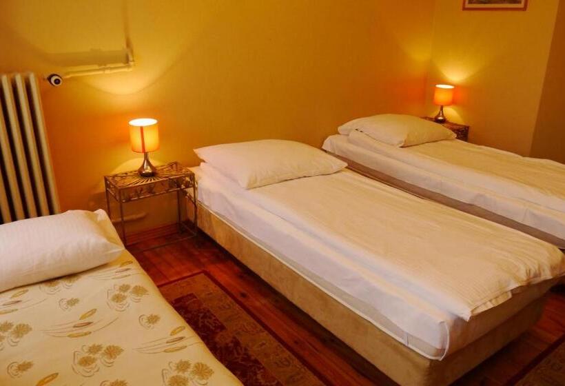 Economy Triple Room, Pensjonat Eden