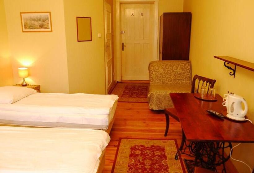 Economy Triple Room, Pensjonat Eden