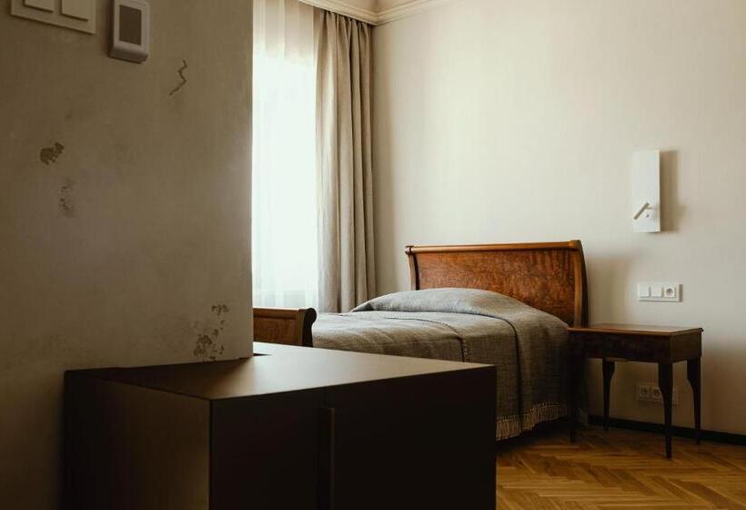 スタンダードシングルルーム, Pod Różą