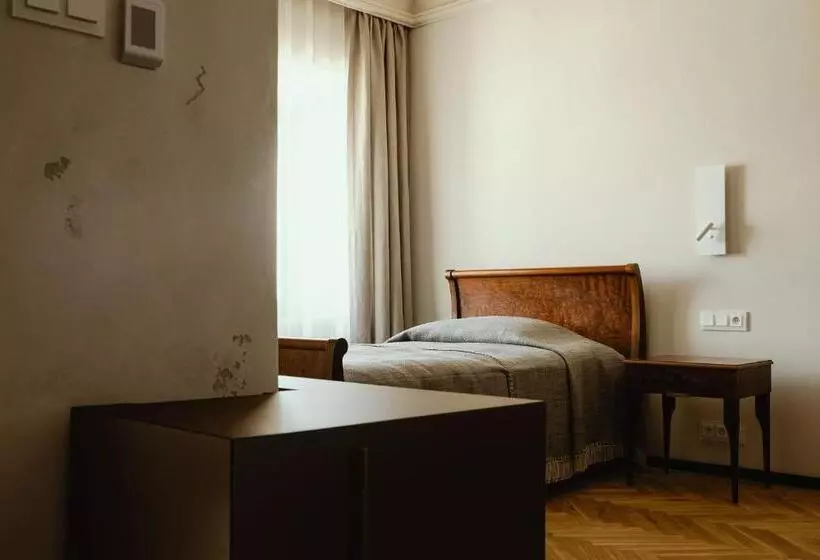 اتاق استاندارد یک نفره, Pod Różą