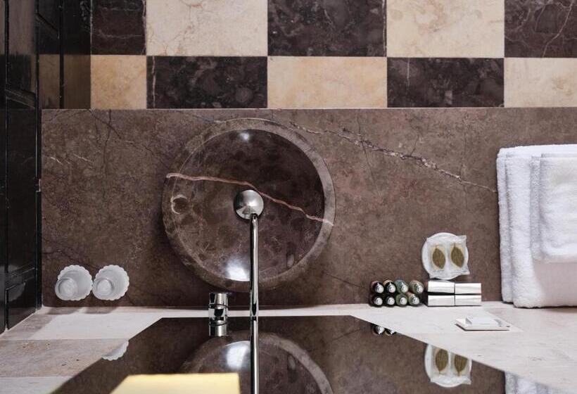 スタンダードルーム, Pod Różą