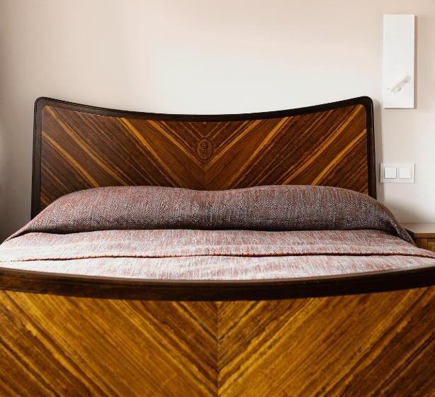 スタンダードルーム, Pod Różą