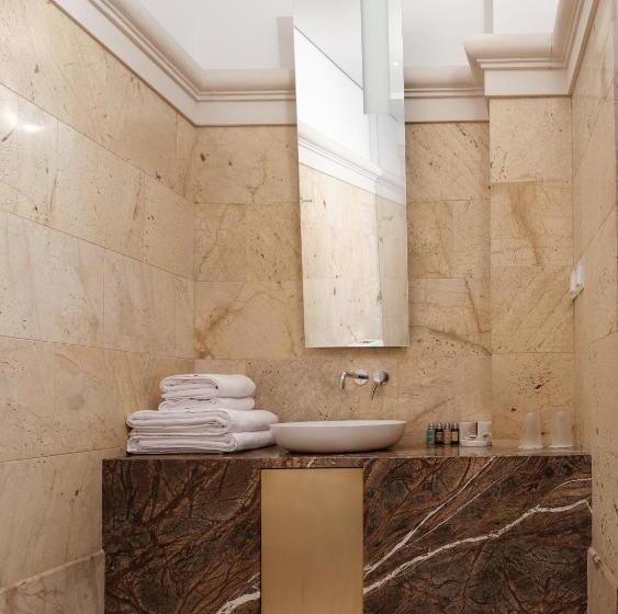 デラックスルーム, Pod Różą