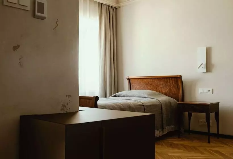 اتاق استاندارد یک نفره, Pod Różą