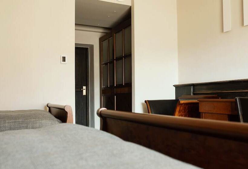 スタンダードルーム, Pod Różą