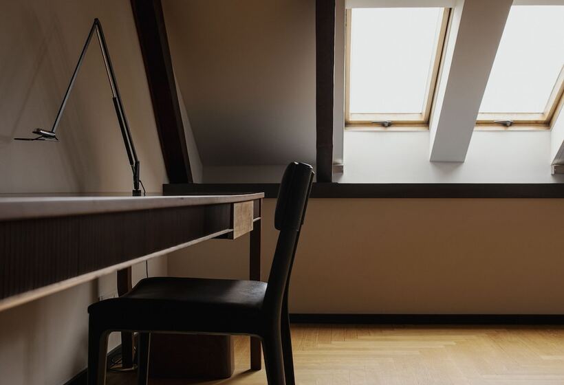 スイート, Pod Różą