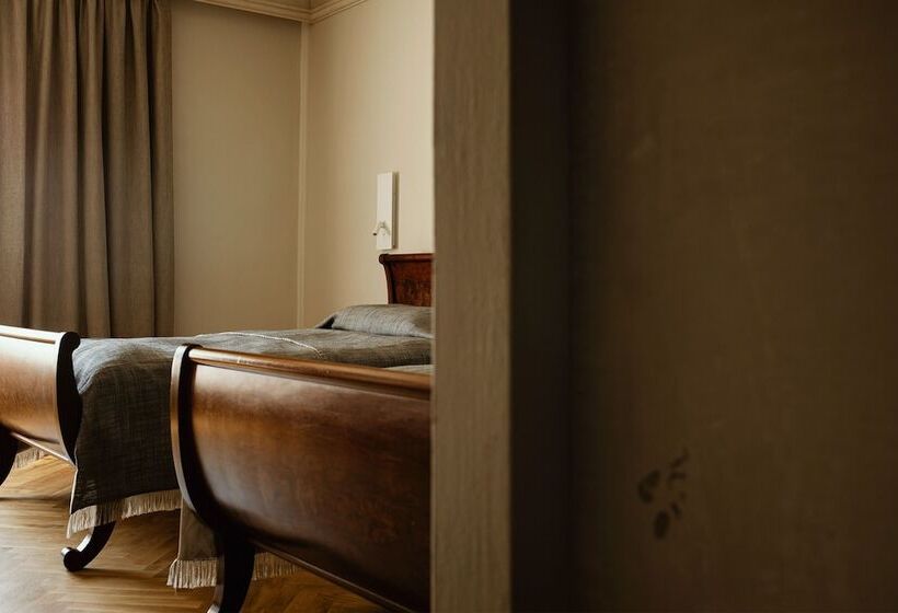 デラックスルーム, Pod Różą