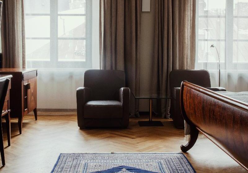 デラックスルーム, Pod Różą