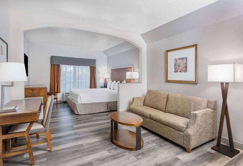 스위트, Ramada By Wyndham Bakersfield