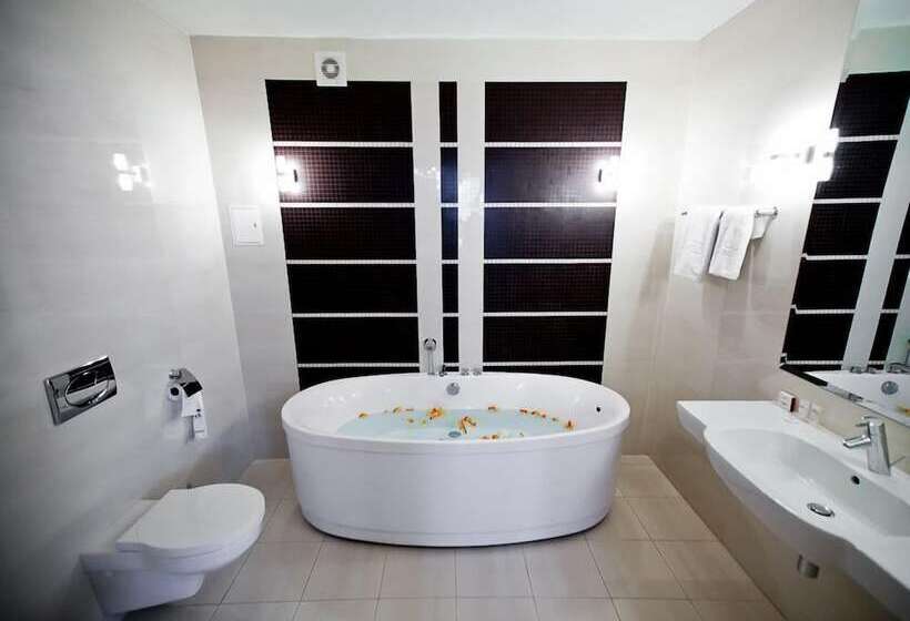 1ベッドルームアパートメント, Tarnovia