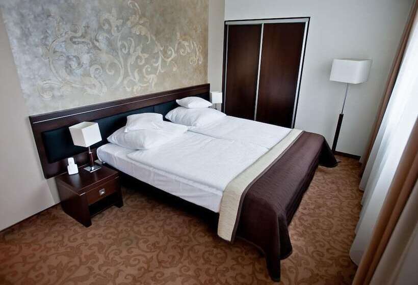 1ベッドルームアパートメント, Tarnovia