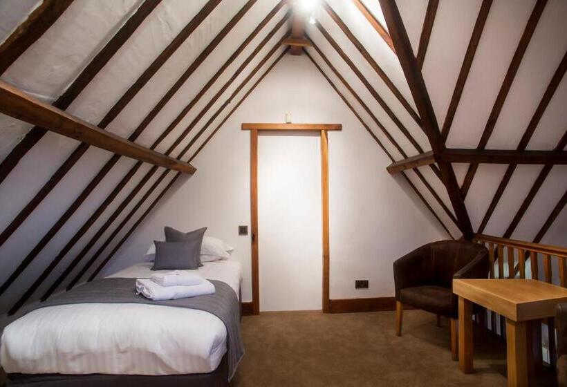 غرفة عائلية, Tewinbury Farm