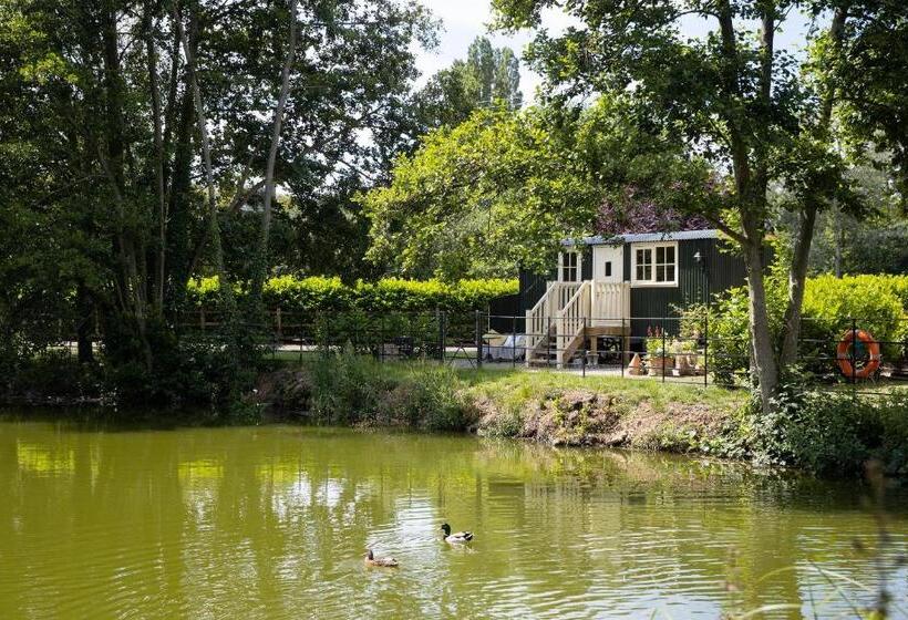 בקתה, Tewinbury Farm