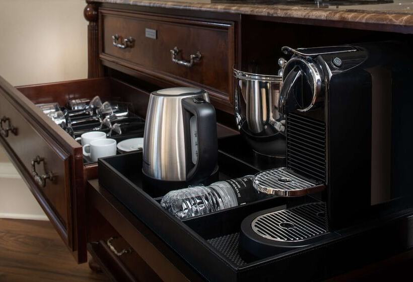 جناح ديلوكس, The Roosevelt New Orleans  A Waldorf Astoria