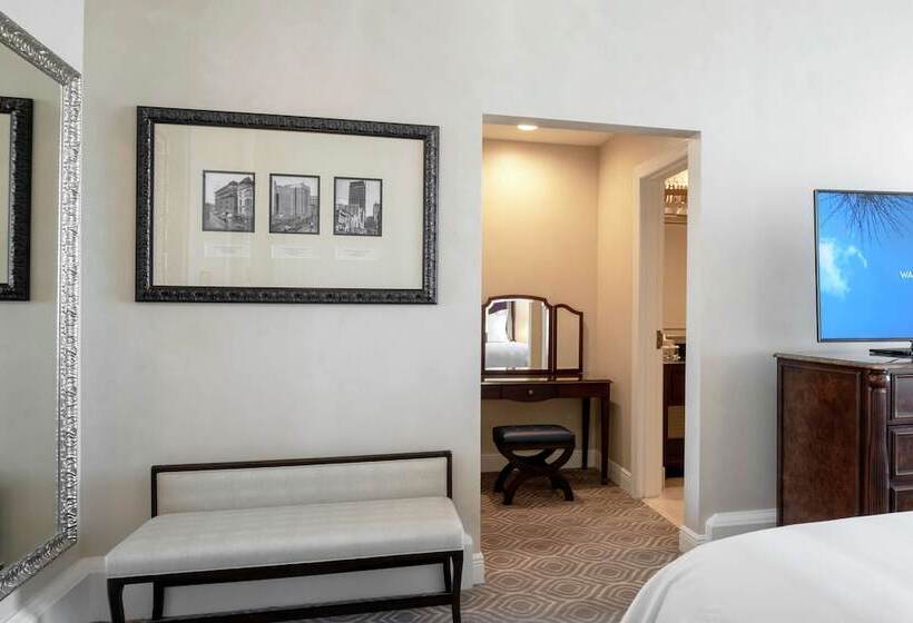 Quarto Deluxe, The Roosevelt New Orleans  A Waldorf Astoria