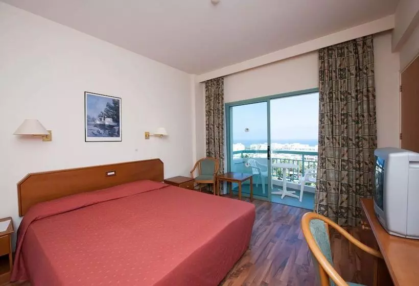 Quarto standard vista piscina, Antigoni