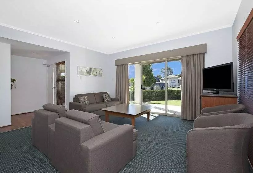 Villa 3 Makuuhuonetta, Comfort Inn & Apartments Northgate Airport