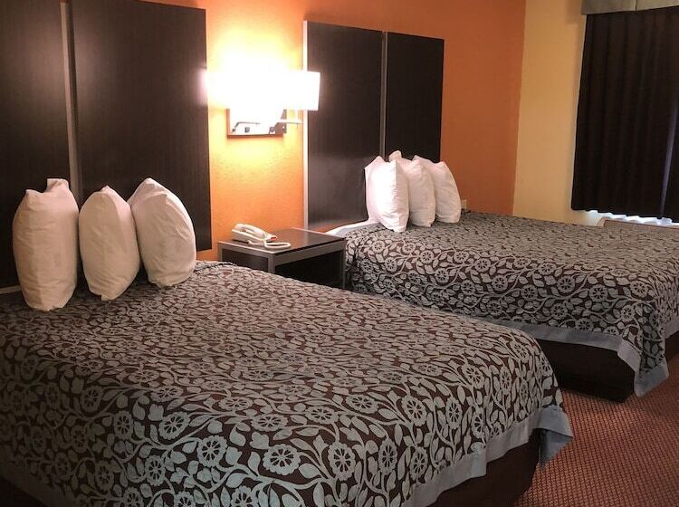 חדר סטנדרט שתי מיטות זוגיות, Days Inn By Wyndham Childersburg