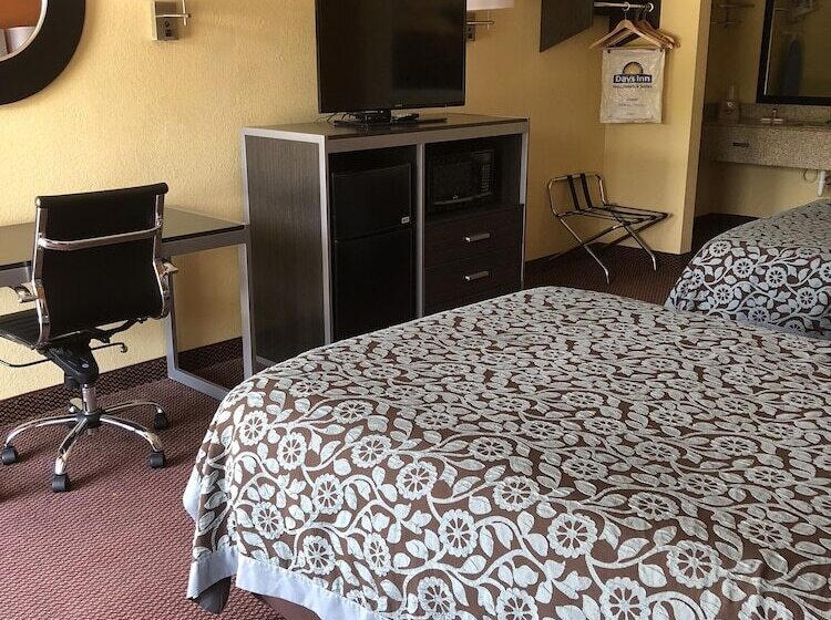 חדר סטנדרט שתי מיטות זוגיות, Days Inn By Wyndham Childersburg