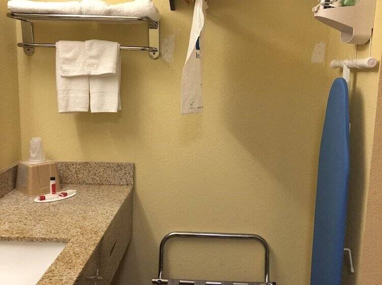 חדר סטנדרט מיטה זוגית, Days Inn By Wyndham Childersburg