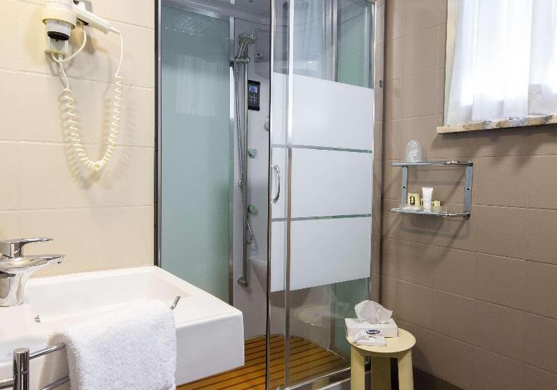 חדר דחוקס עם מיטת קינג, Days Inn By Wyndham Muscle Shoals