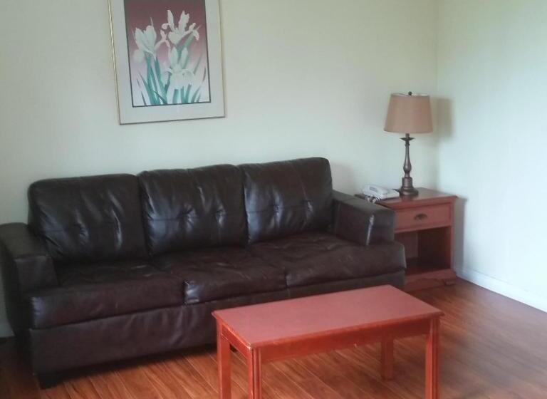 جناح ديلوكس سرير كينج, Days Inn By Wyndham Orange Anaheim