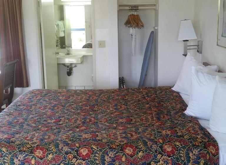 جناح ديلوكس سرير كينج, Days Inn By Wyndham Orange Anaheim