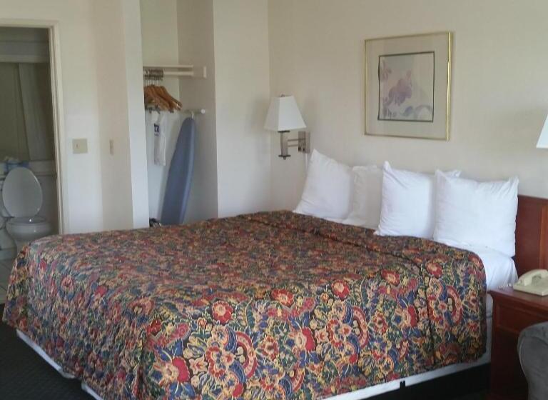 جناح سرير كينج, Days Inn By Wyndham Orange Anaheim