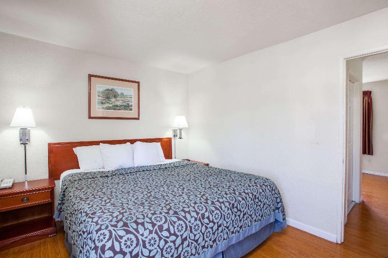 Люкс Кровать Кинг, Days Inn By Wyndham Orange Anaheim