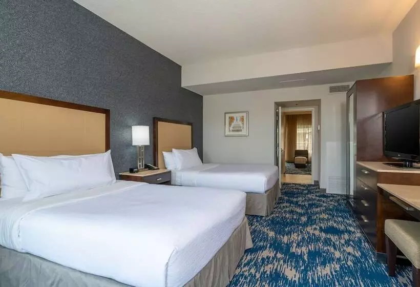 سوییت, Embassy Suites By Hilton Alexandria Old Town