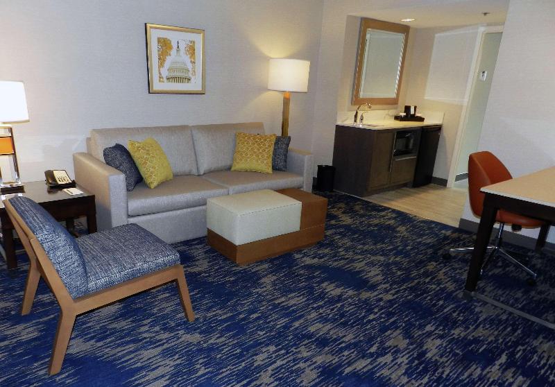 جناح سرير كينج, Embassy Suites By Hilton Alexandria Old Town