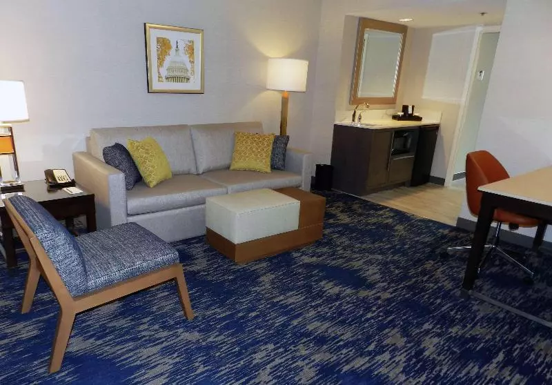سوییت, Embassy Suites By Hilton Alexandria Old Town