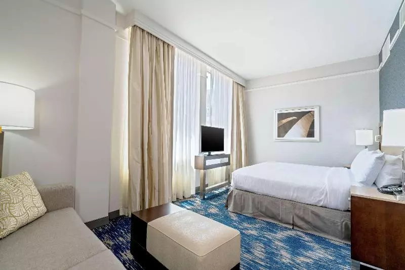 استودیو استاندارد با تخت کینگ, Embassy Suites By Hilton Alexandria Old Town