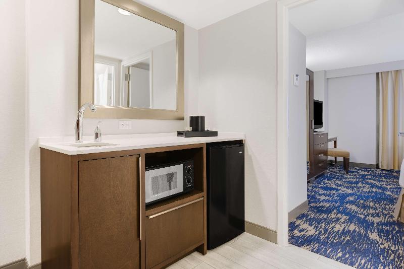 جناح إدارى سرير كينج, Embassy Suites By Hilton Alexandria Old Town