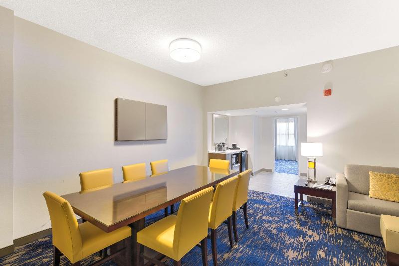 جناح إدارى سرير كينج, Embassy Suites By Hilton Alexandria Old Town