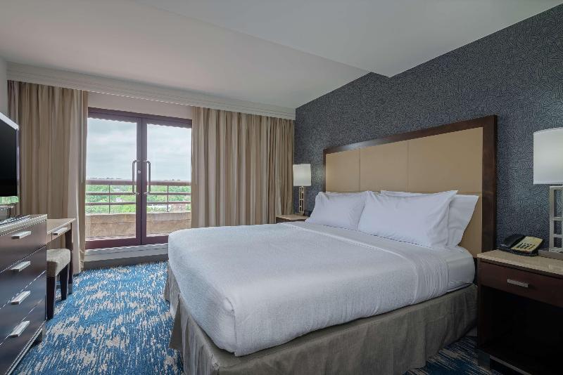 带阳台套房, Embassy Suites By Hilton Alexandria Old Town