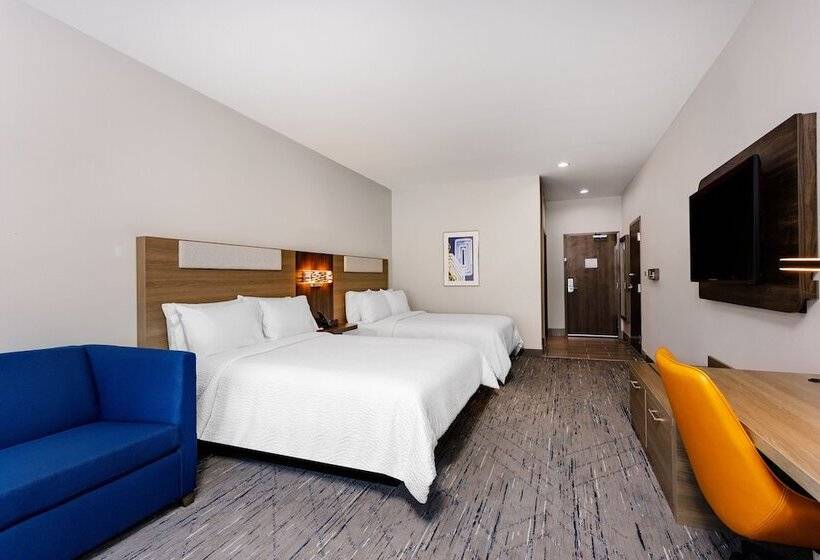 スイート, Holiday Inn Express & Suites Tampa Stadium   Airport Area, An Ihg