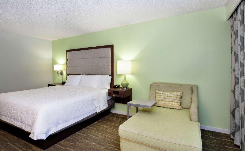 标准间, Holiday Inn Express & Suites Tampa Stadium   Airport Area, An Ihg
