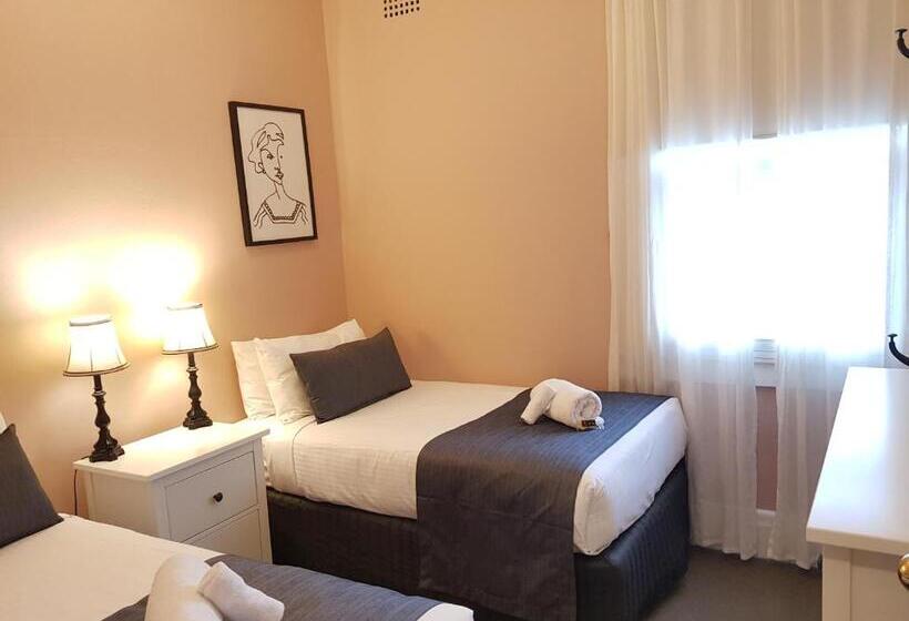 غرفة عائلية, The Hughenden Boutique