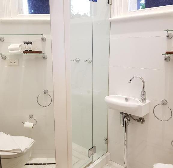 غرفة إقتصادية, The Hughenden Boutique