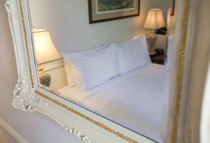 غرفة أساسية, The Hughenden Boutique