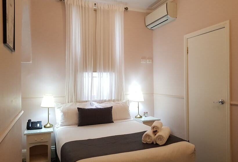 غرفة أساسية, The Hughenden Boutique