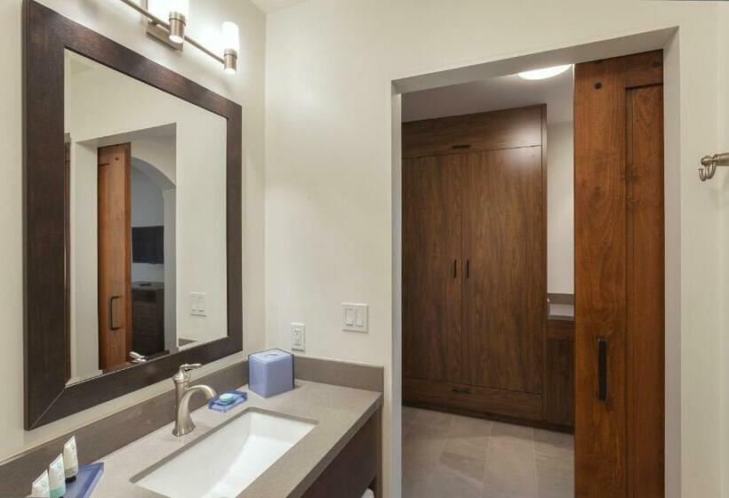 חדר סטנדרט עם מיטת קינג, La Playa Inn Santa Barbara