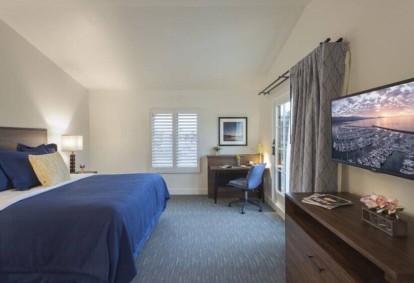 Номер Deluxe, La Playa Inn Santa Barbara