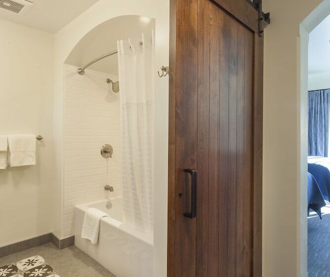 חדר דלוקס, La Playa Inn Santa Barbara